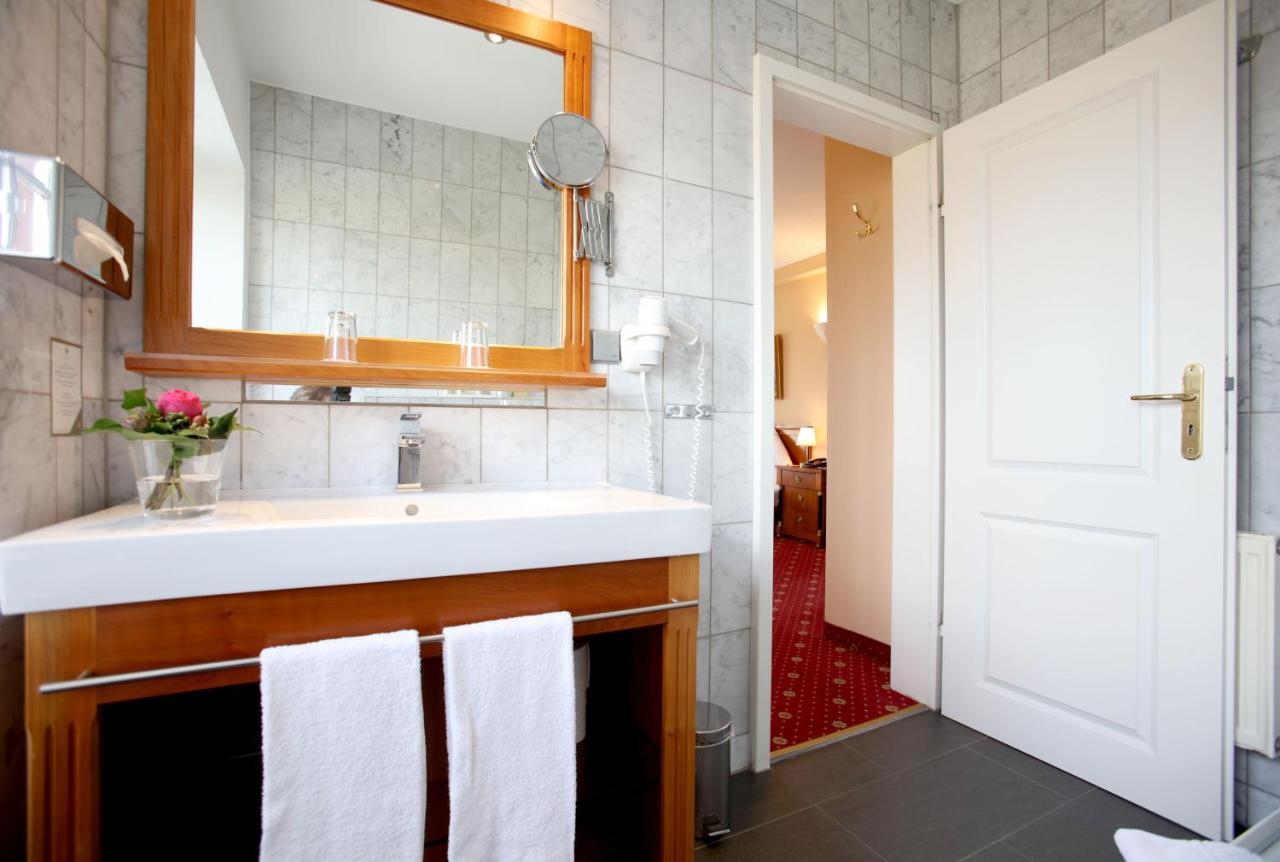 Hotel Schloss Edesheim Luaran gambar