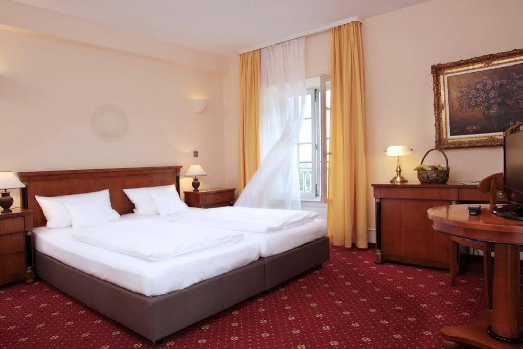 Hotel Schloss Edesheim Luaran gambar